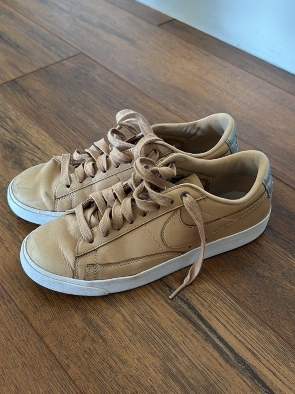 Nike Low-Top Blazers Leather Sneakers in Beige/Tan